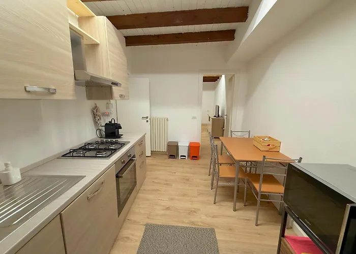 Lovers House Леза