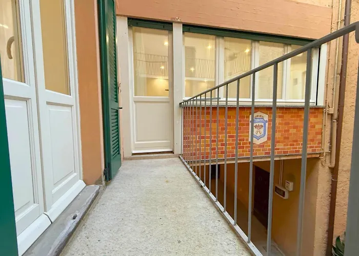 Lovers House * לזה